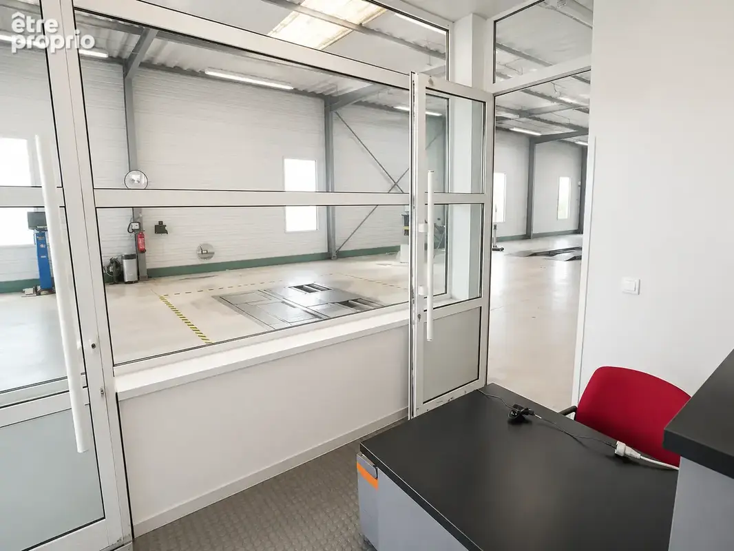 Vente Ens. Immob. Commercial - 1.330m2 - photo 7