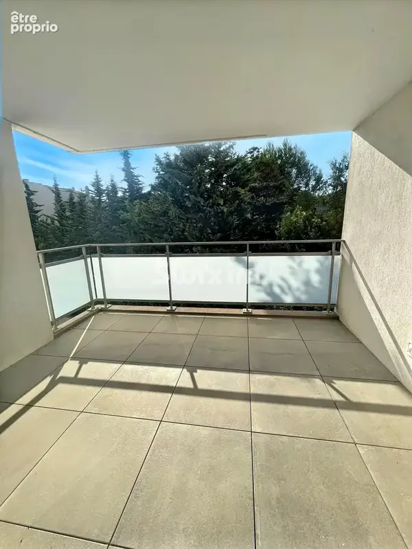 Appartement t3 avec terrasse & double garage - photo 2