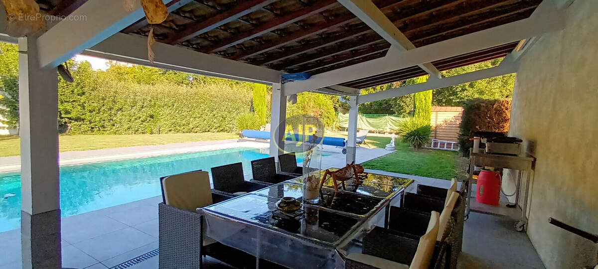 Maison à GRAYAN-ET-L'HOPITAL