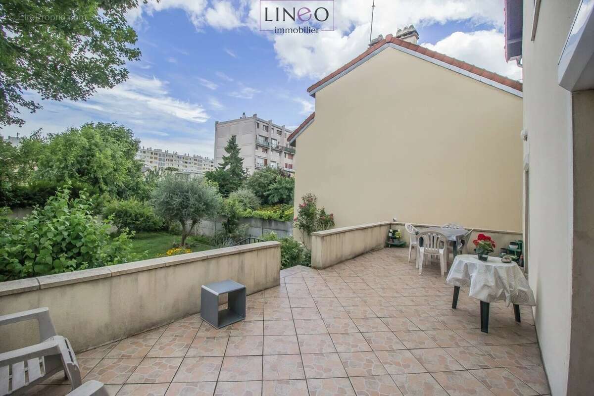 Maison à THIAIS