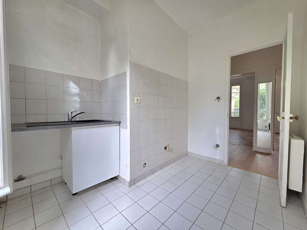 Appartement à LA GARENNE-COLOMBES