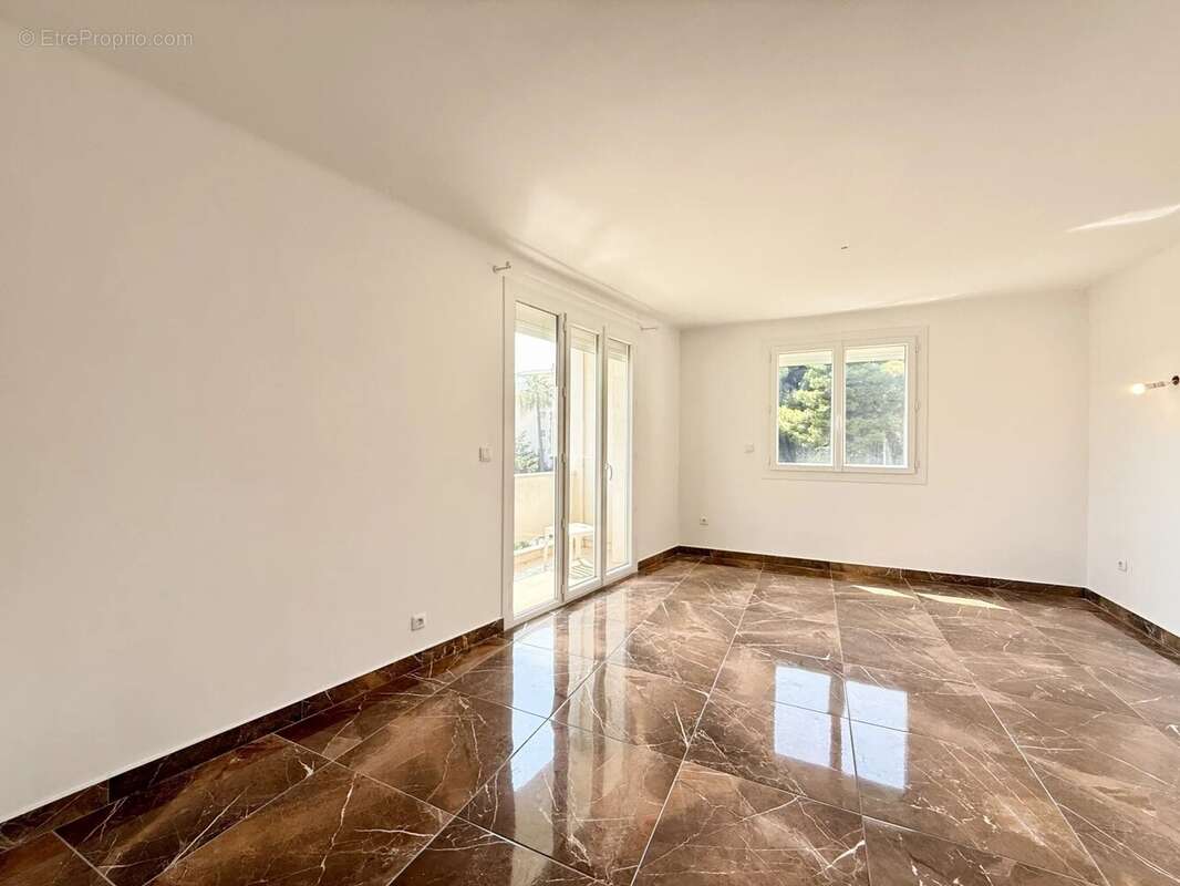 Appartement 2 pièces de 45m2 avec vue mer - photo 2