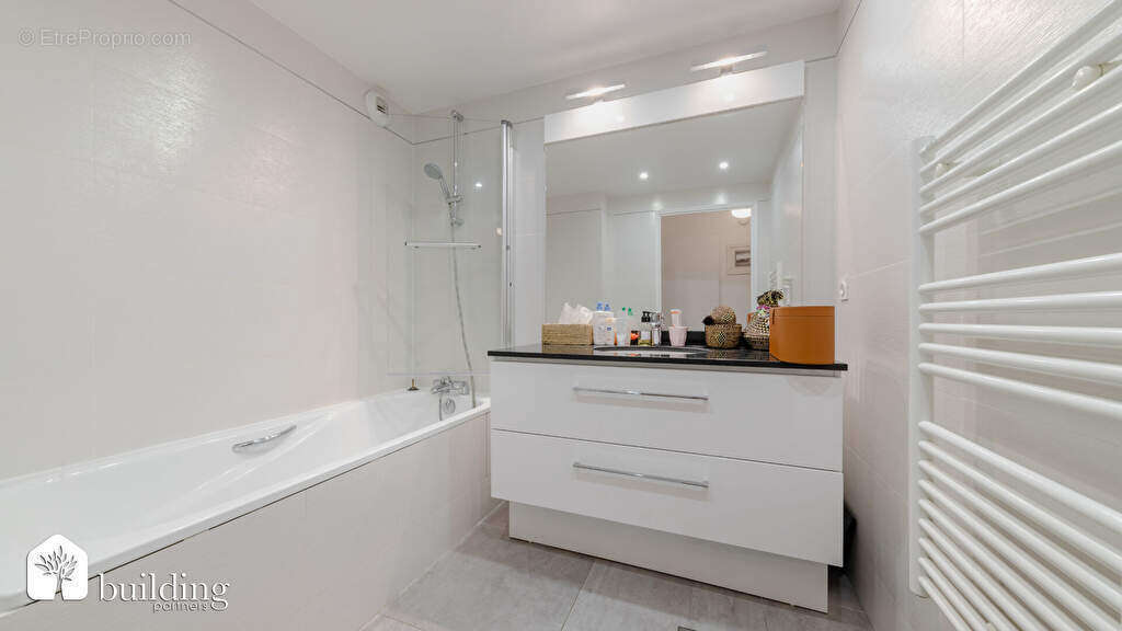 Appartement à LEVALLOIS-PERRET