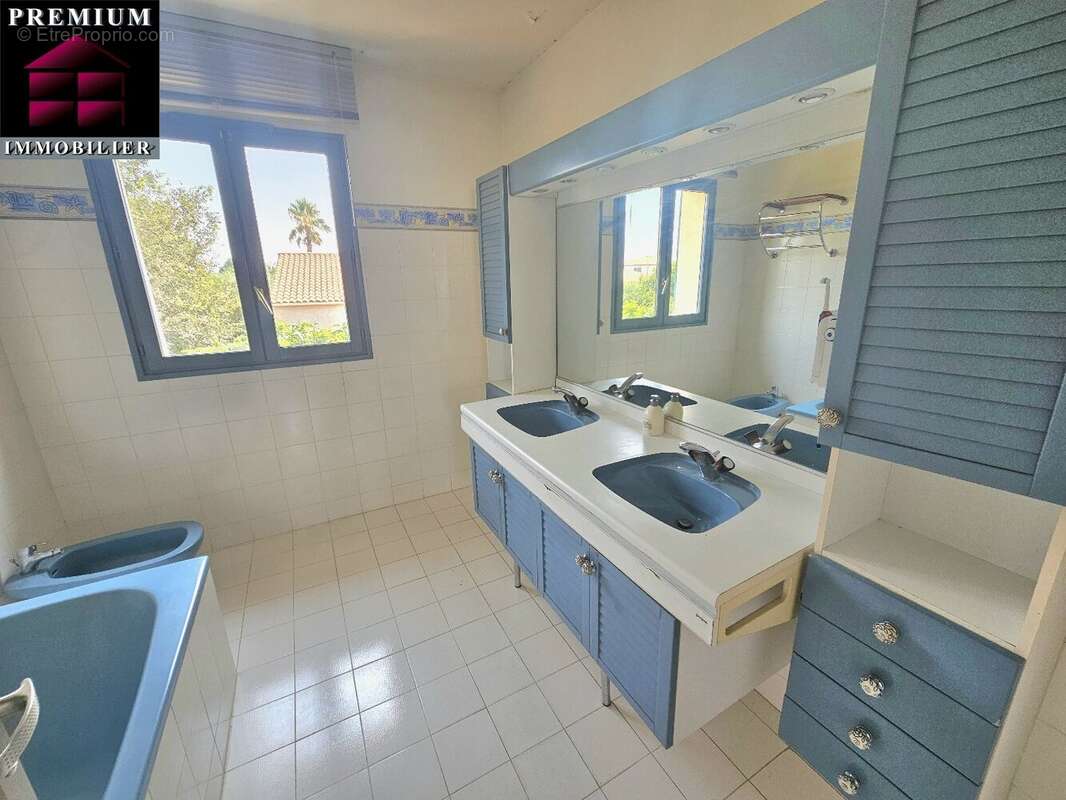 Maison traditionnelle 3 faces  130 m² habitables  Quartier recherché de BAHO - photo 12