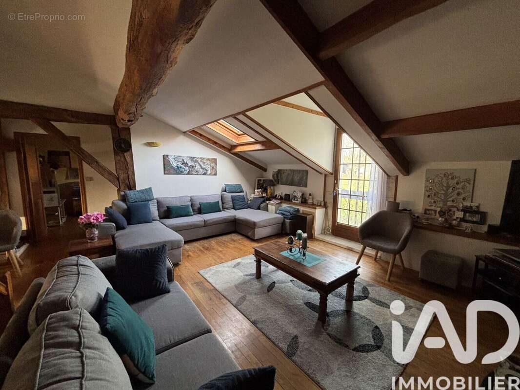 Maison 278 m² à Biras  - photo 7