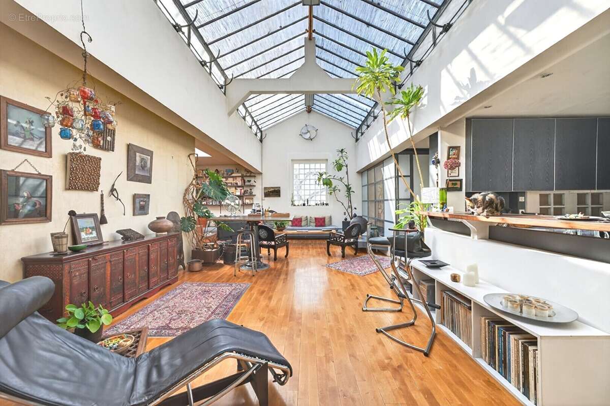 Appartement à LES LILAS