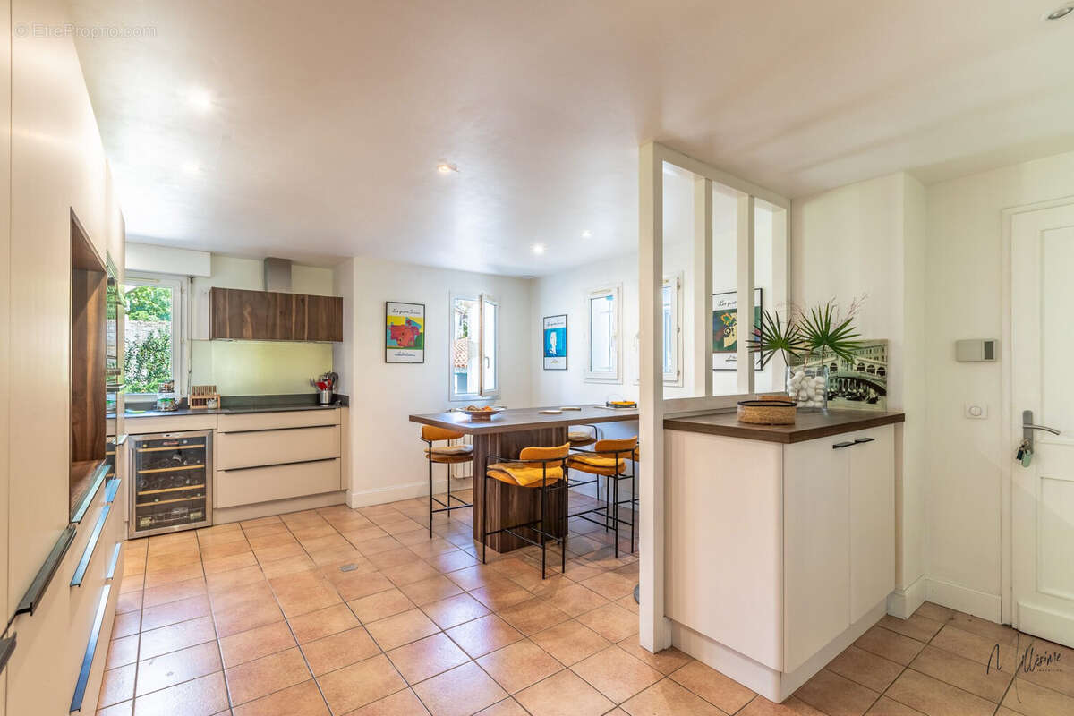 Maison 300 m² à Arcangues  - photo 8