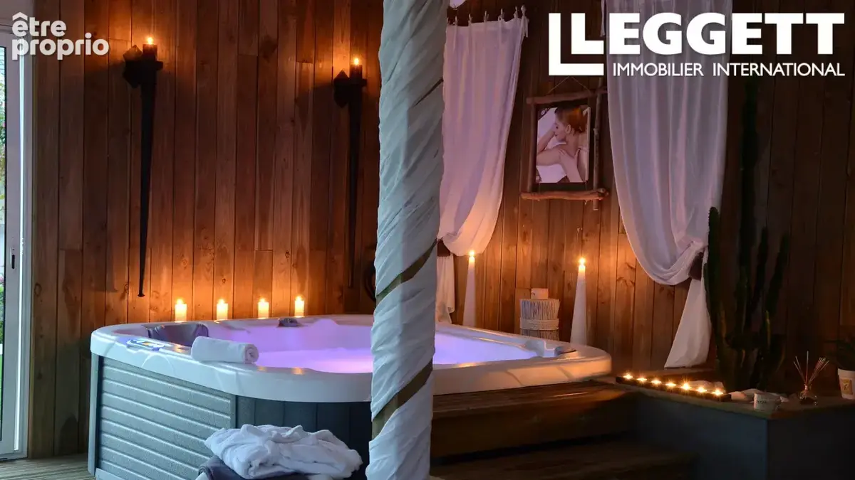 Propriété d’Exception en France, Deux Longères, Piscine, Spa & Potentiel Commercial - photo 8