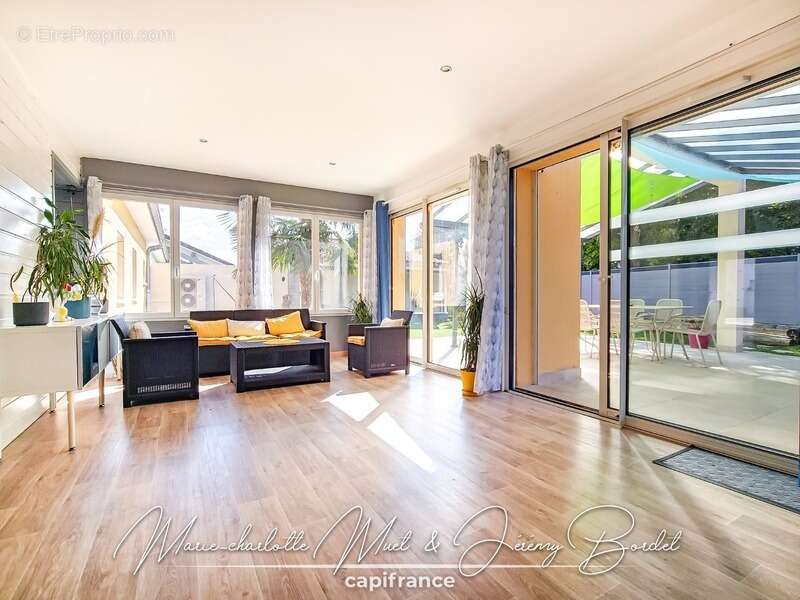 Grande maison familiale avec logement indépendant, garages et dépendances - photo 7