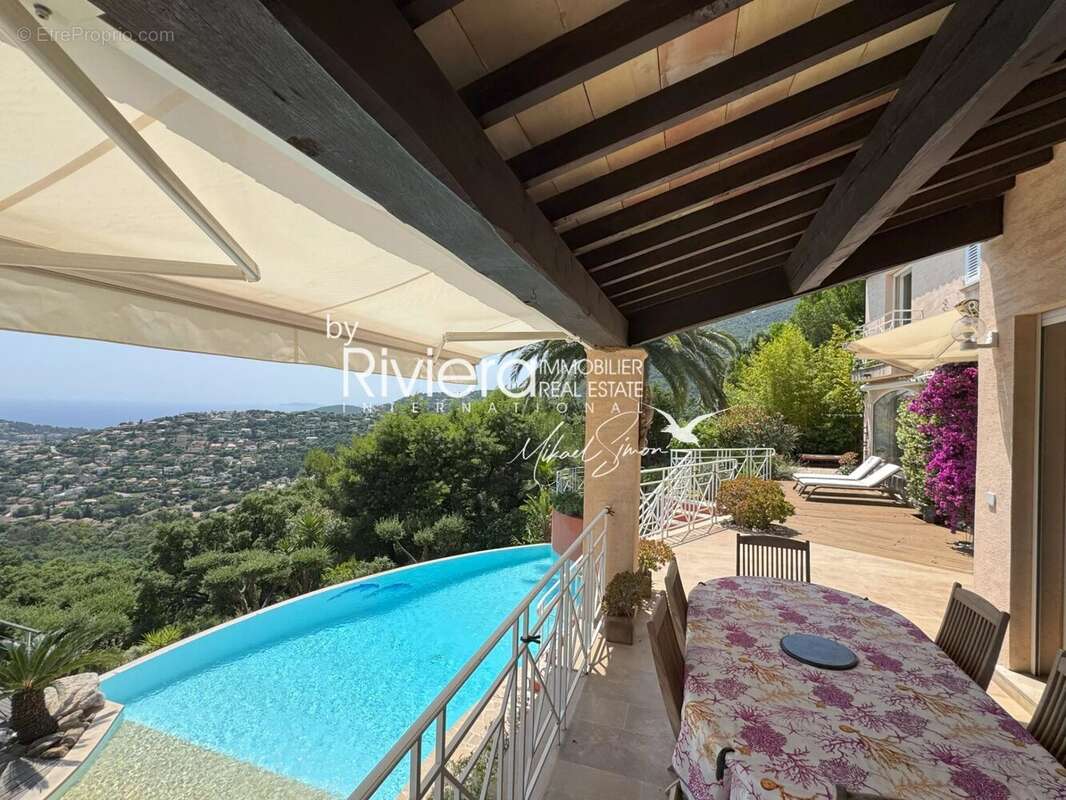 Propriete avec piscine a debordement et vue mer ! - photo 9