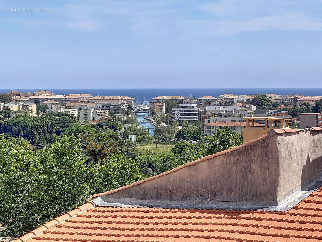 Appartement à FREJUS