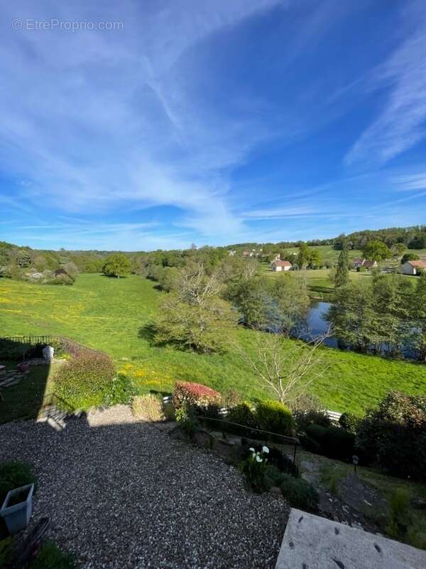 Maison à LA CELLE-DUNOISE