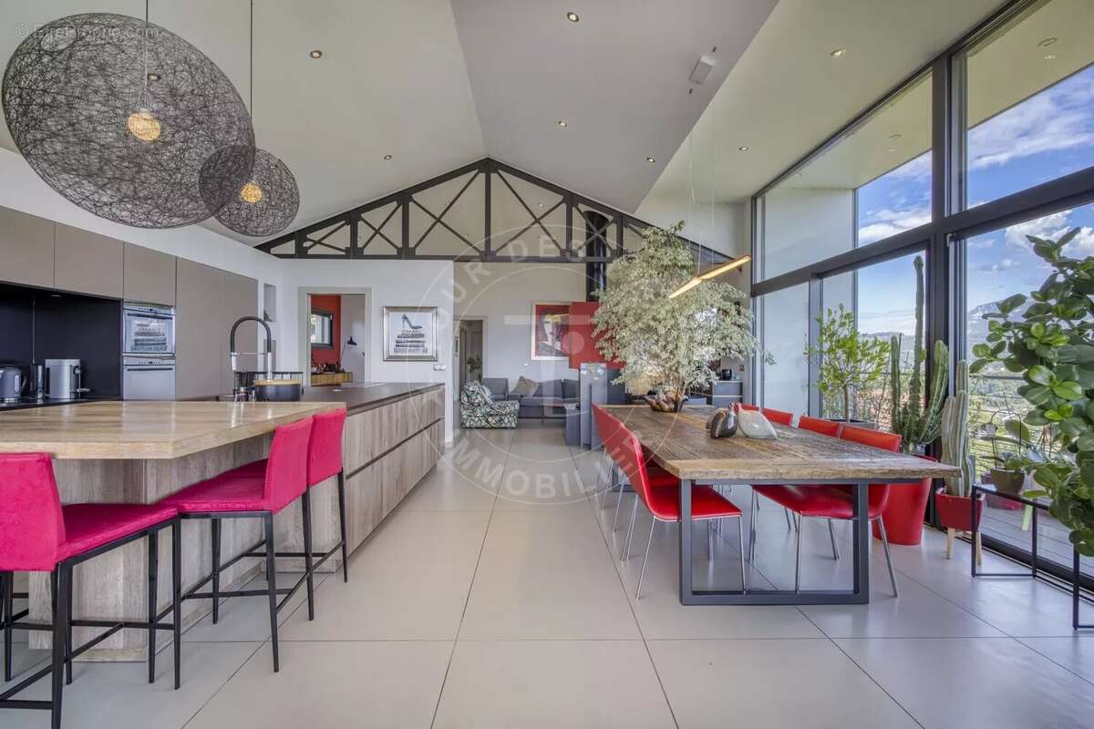 Annecy nord - villa de 4 chambres - 310 m2 au sol - photo 7