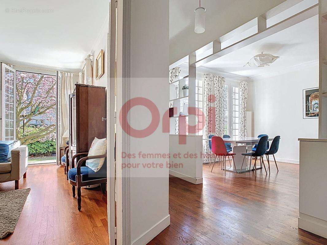 Maison à ISSY-LES-MOULINEAUX