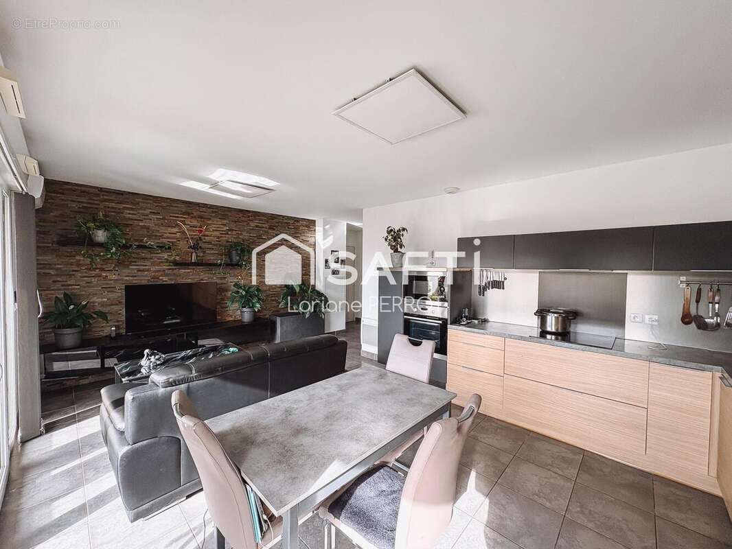 Photo 2 - Appartement à CHATEAUNEUF-LES-MARTIGUES