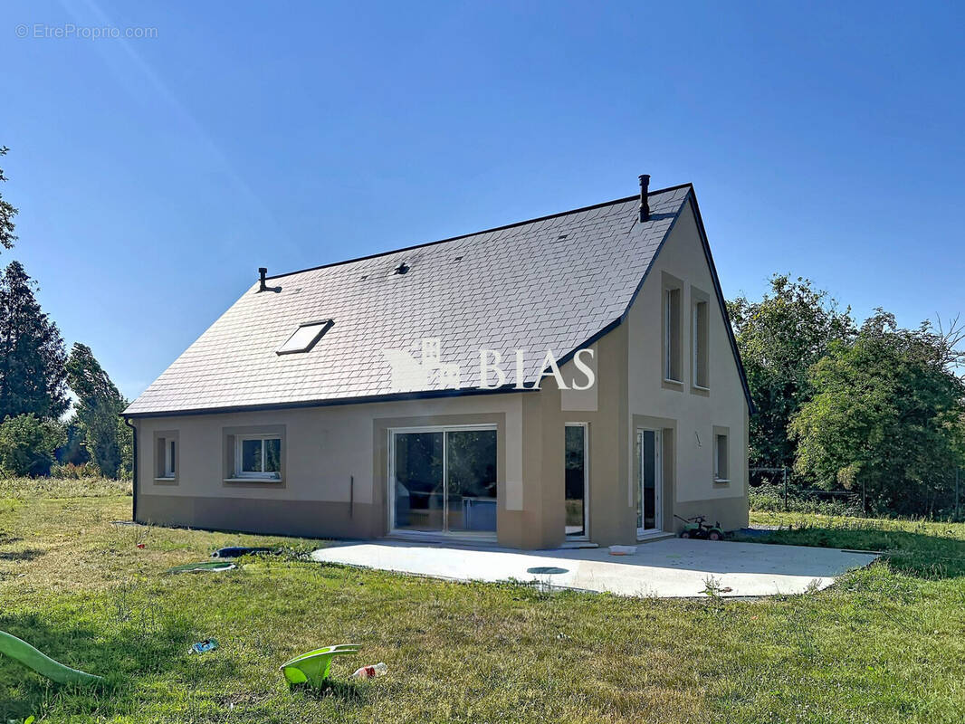 Maison 5 pièces 136 m² · à Brionne · 136 m² · 269 900 €
