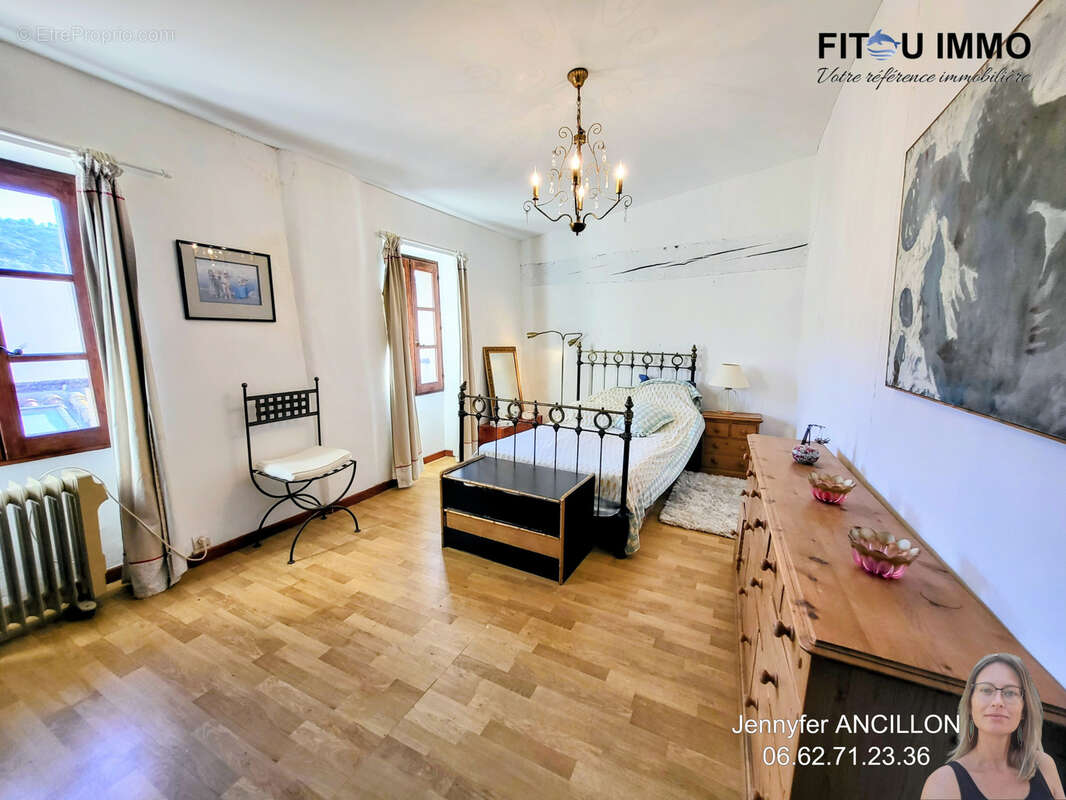 Maison de village 214 m2   3 niveaux   Garage 90 m2   Terrasse   Fitou - photo 13