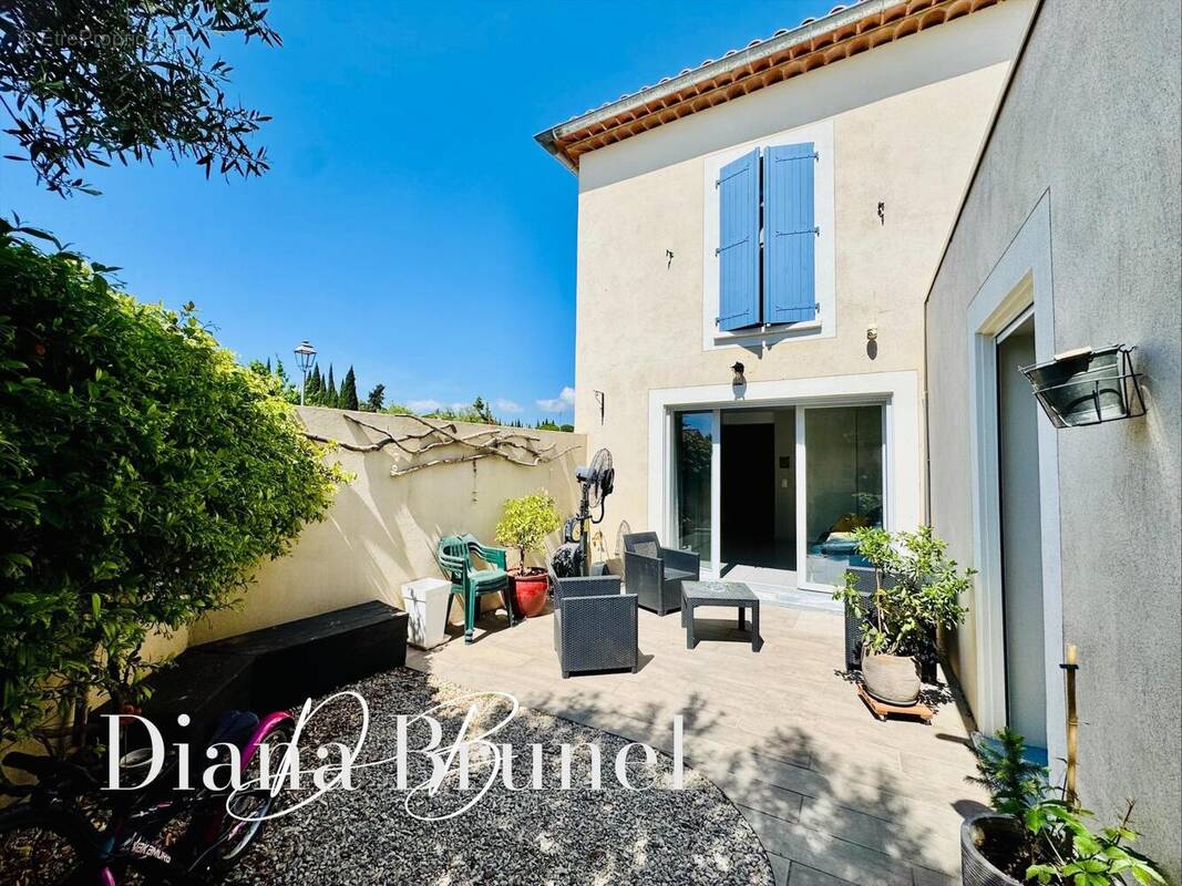 Photo 1 - Maison à LA TOUR-D'AIGUES