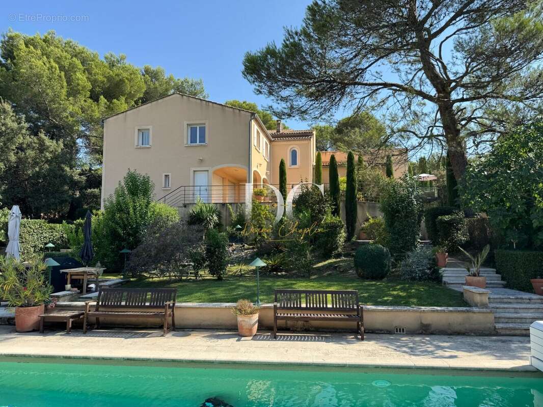 Maison 351 m² à Cavaillon  - photo 2