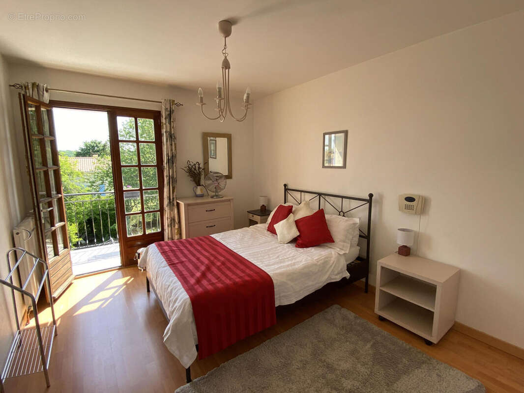 ch1 etage - Maison à SAINT-ROMAIN