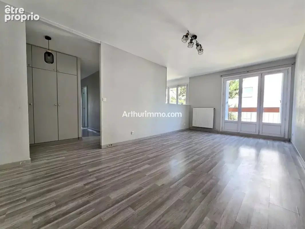 Photo Appartement à Creteil au prix de 250 000€