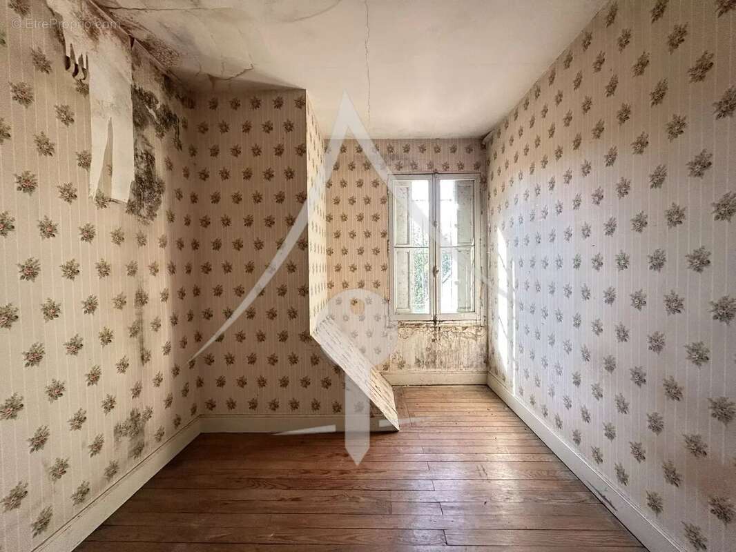 Maison à LAVERNOSE-LACASSE