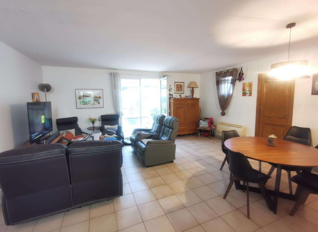 Maison type 5 pièces, 92 m² habitables, Draguignan SUD - photo 3