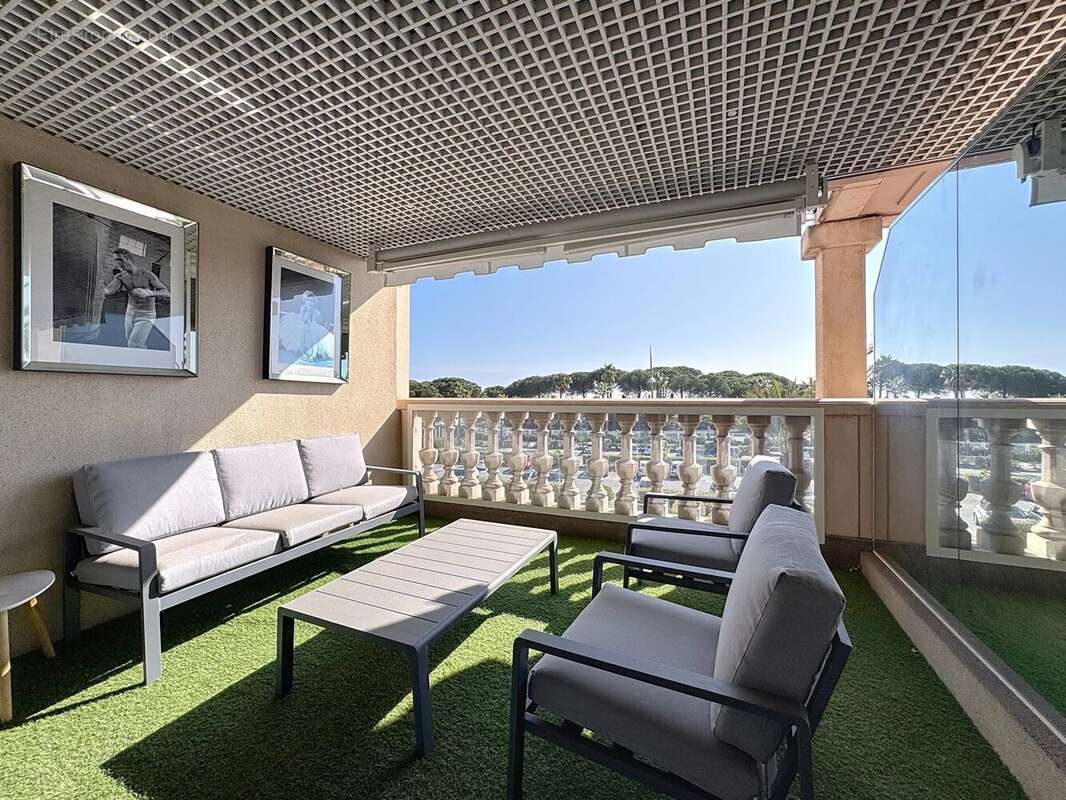 Appartement à VALLAURIS