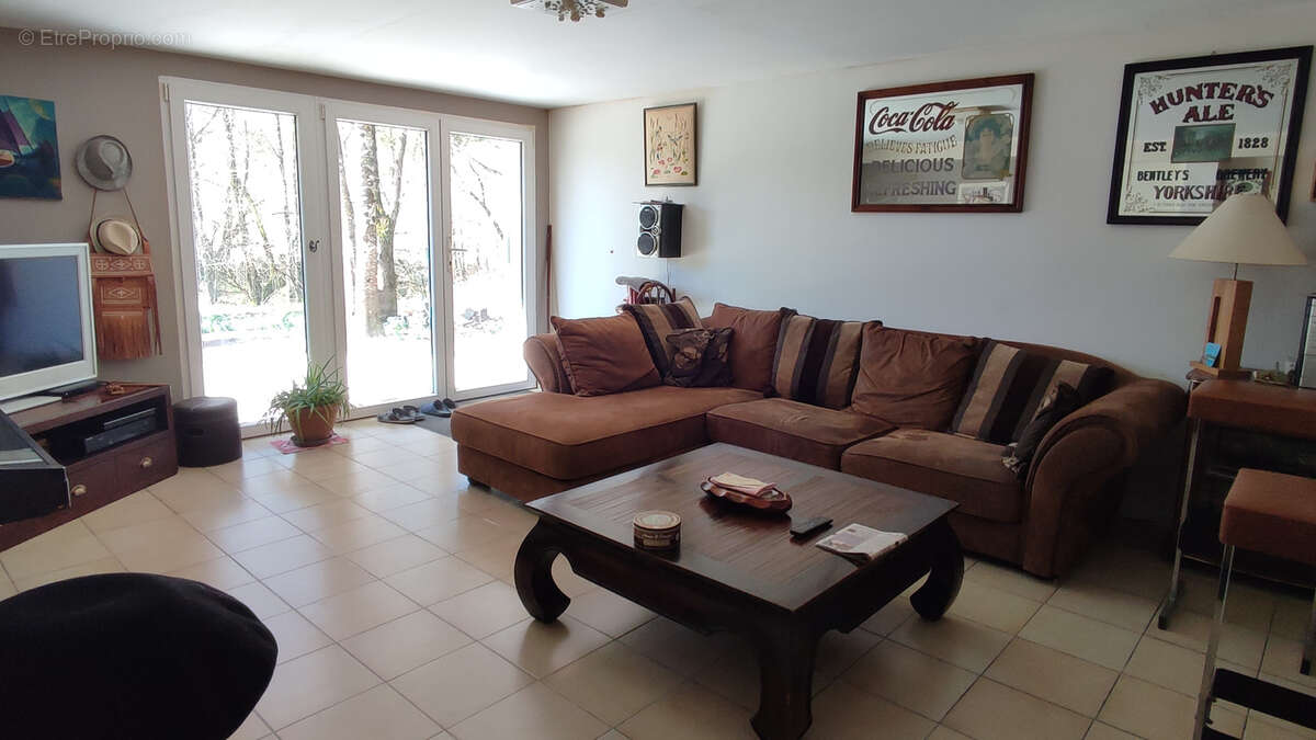 Maison à MONTAIGU-DE-QUERCY