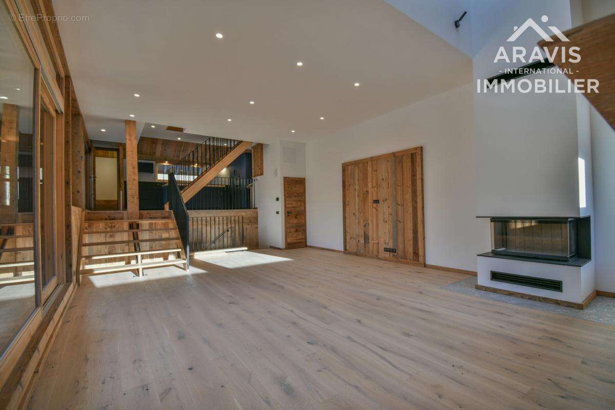 Appartement à LE PETIT-BORNAND-LES-GLIERES