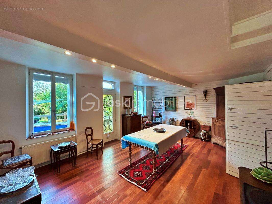 Maison à SAINT-LEGER-EN-YVELINES