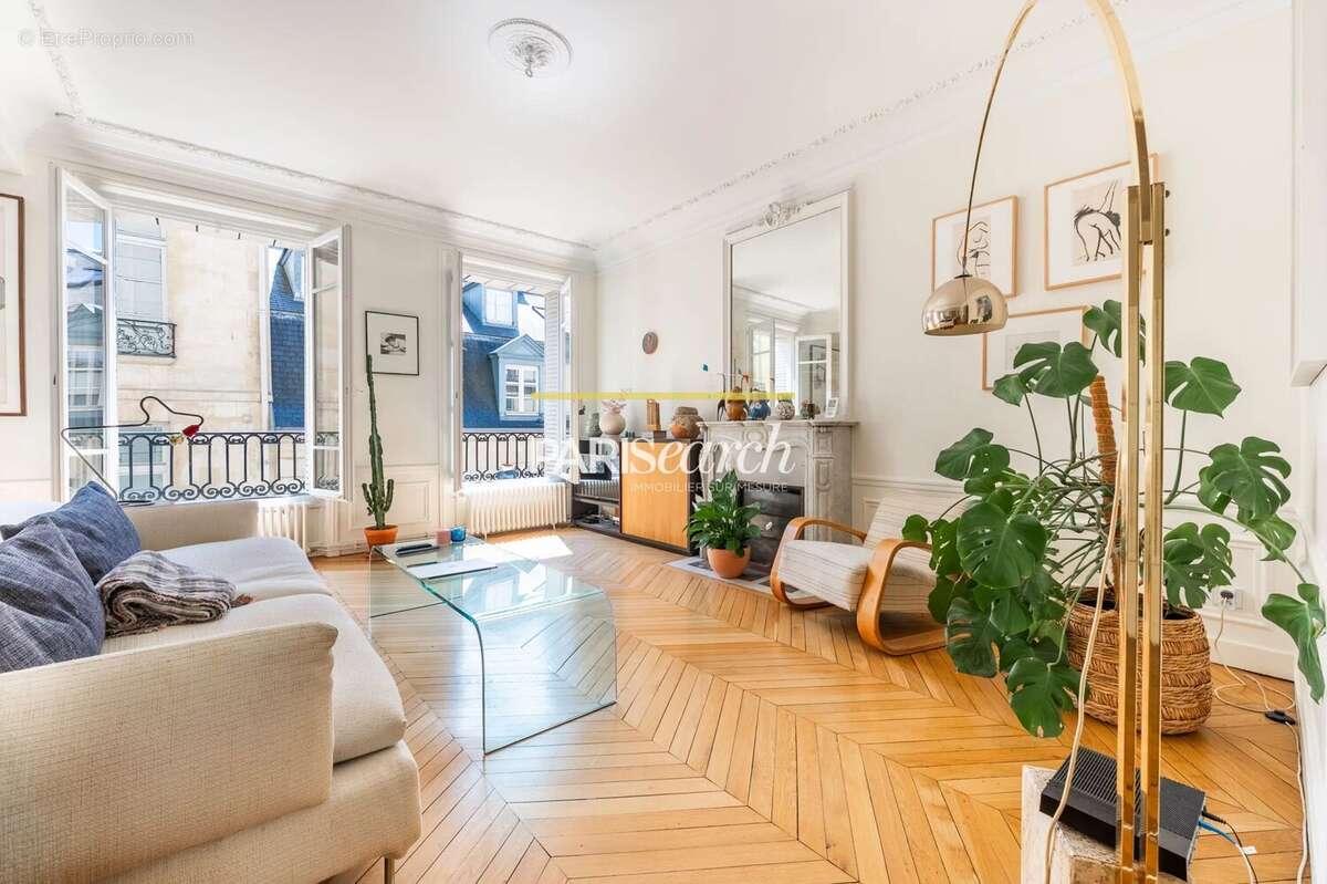 Appartement à PARIS-3E