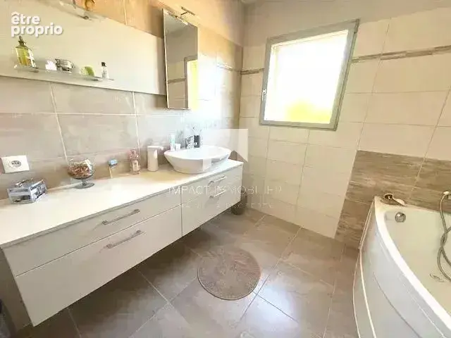 MAISON  7 pièces à  La Crau - 15 minutes de Hyères - photo 12