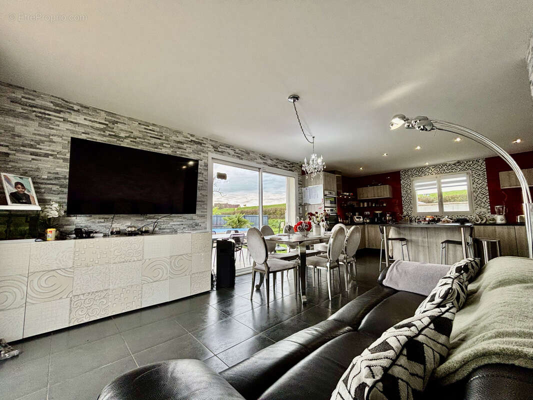 Maison à PARAY-LE-MONIAL