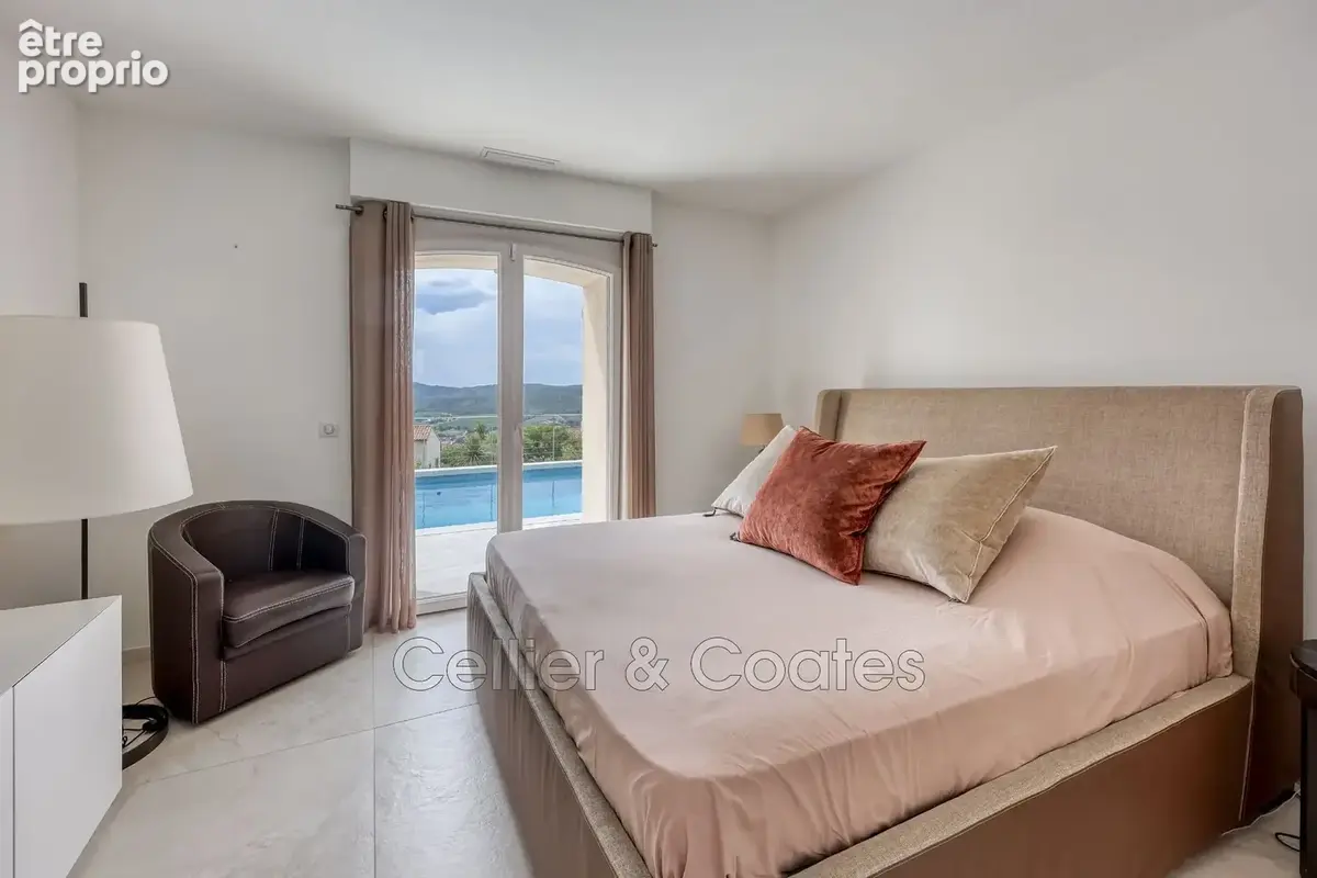 Maison 204 m² à Bormes-Les-Mimosas  - photo 9