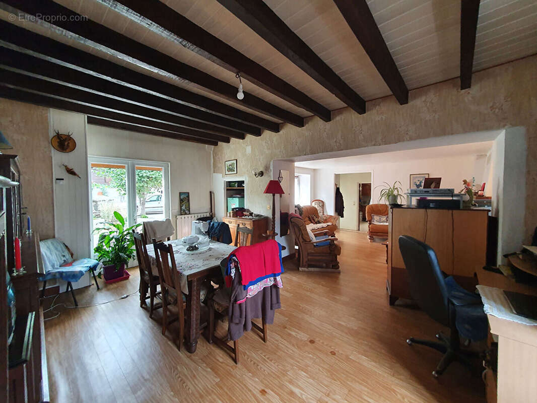 Maison à BUSSIERE-GALANT