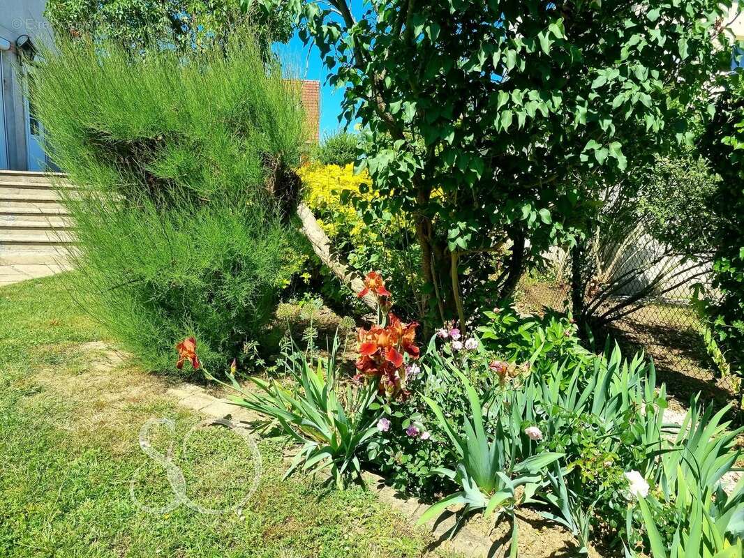 Maison à ROSNY-SUR-SEINE