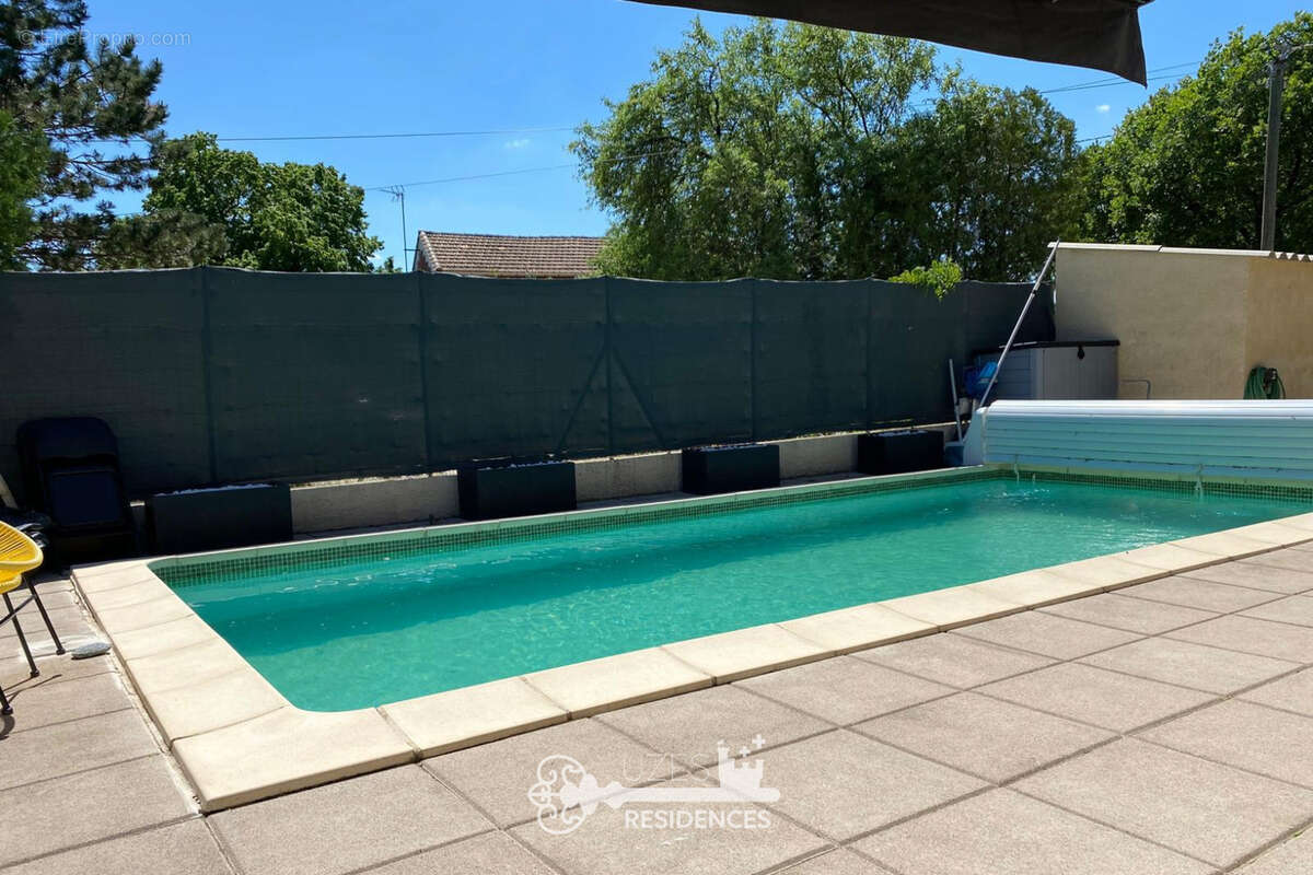 Maison à MONTAREN-ET-SAINT-MEDIERS