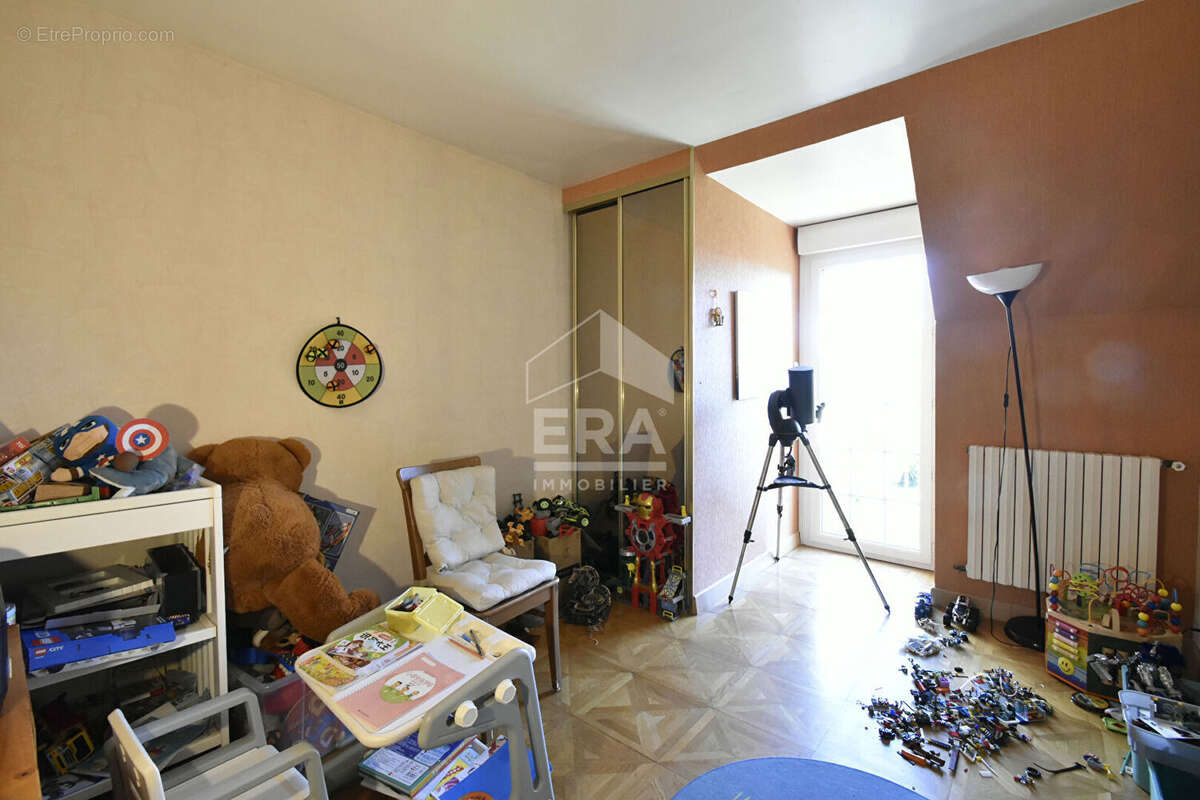 Maison à NEAUPHLE-LE-CHATEAU