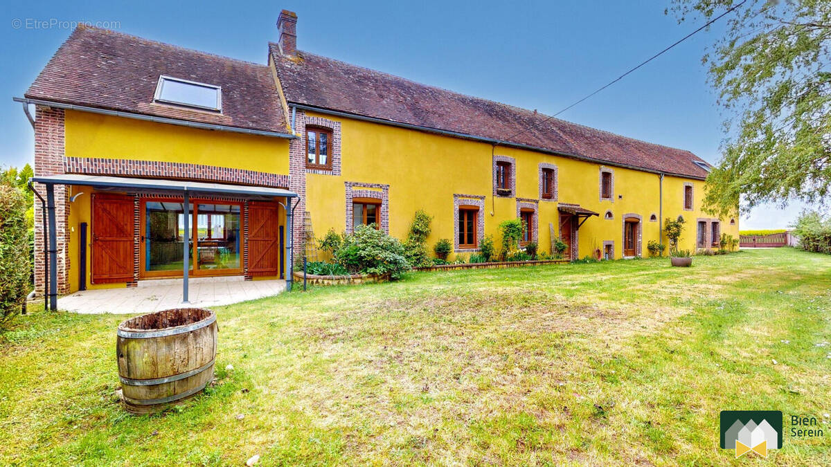 Maison à VAUPILLON