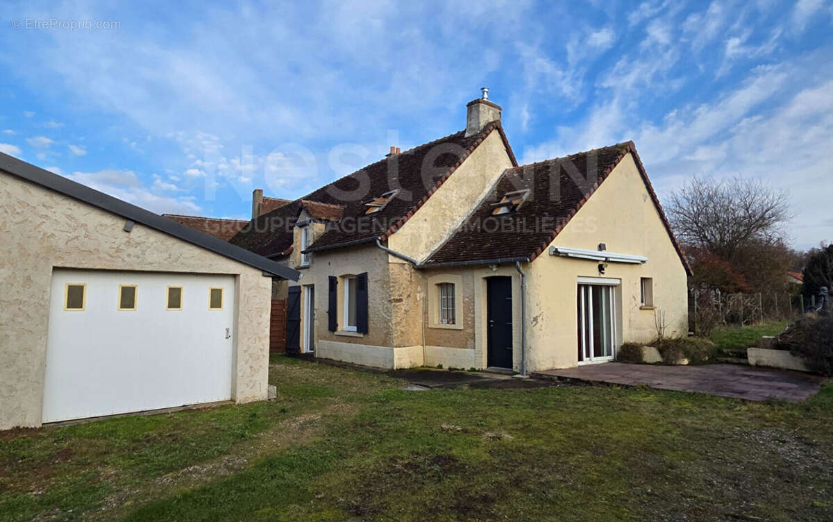 Maison à MEZIERES-SOUS-LAVARDIN