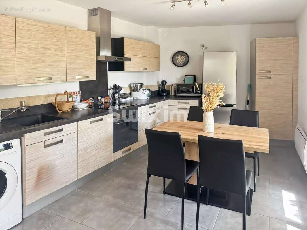 Appartement à SAINTE-CECILE-LES-VIGNES