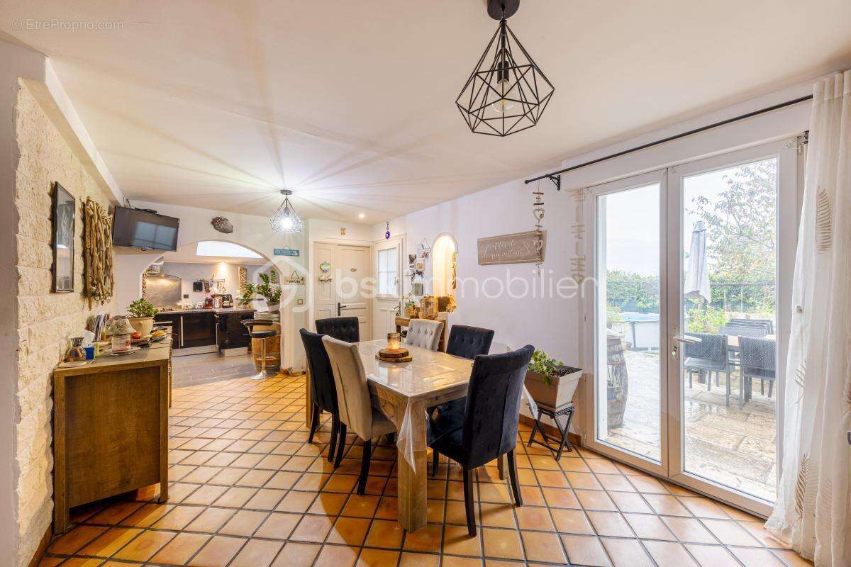 Maison à ROSNY-SUR-SEINE