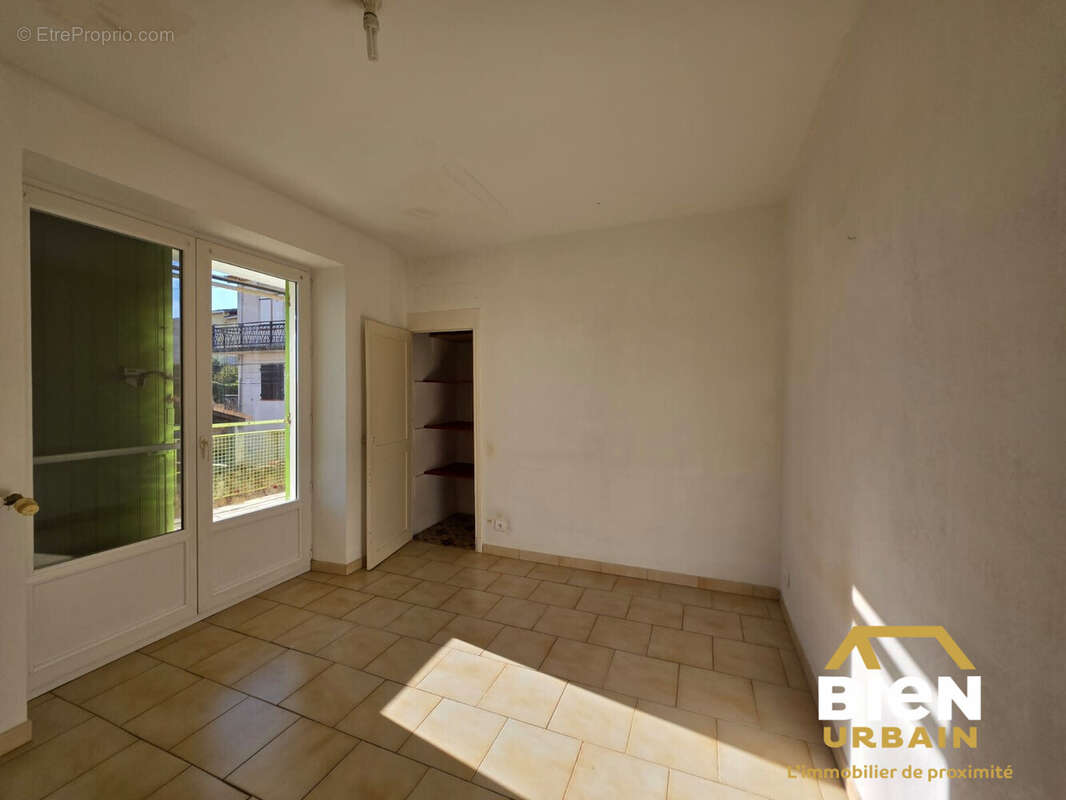 Maison à BELLEGARDE