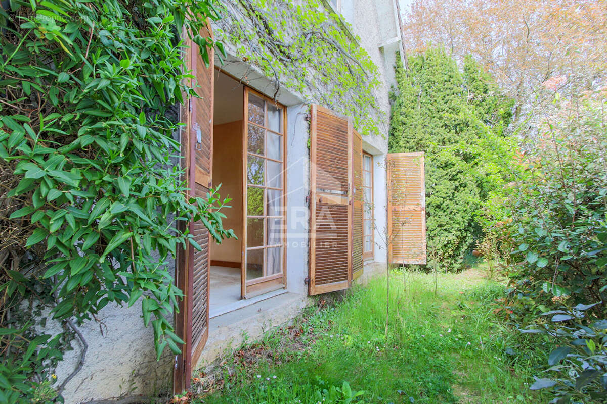Maison à BEYNES