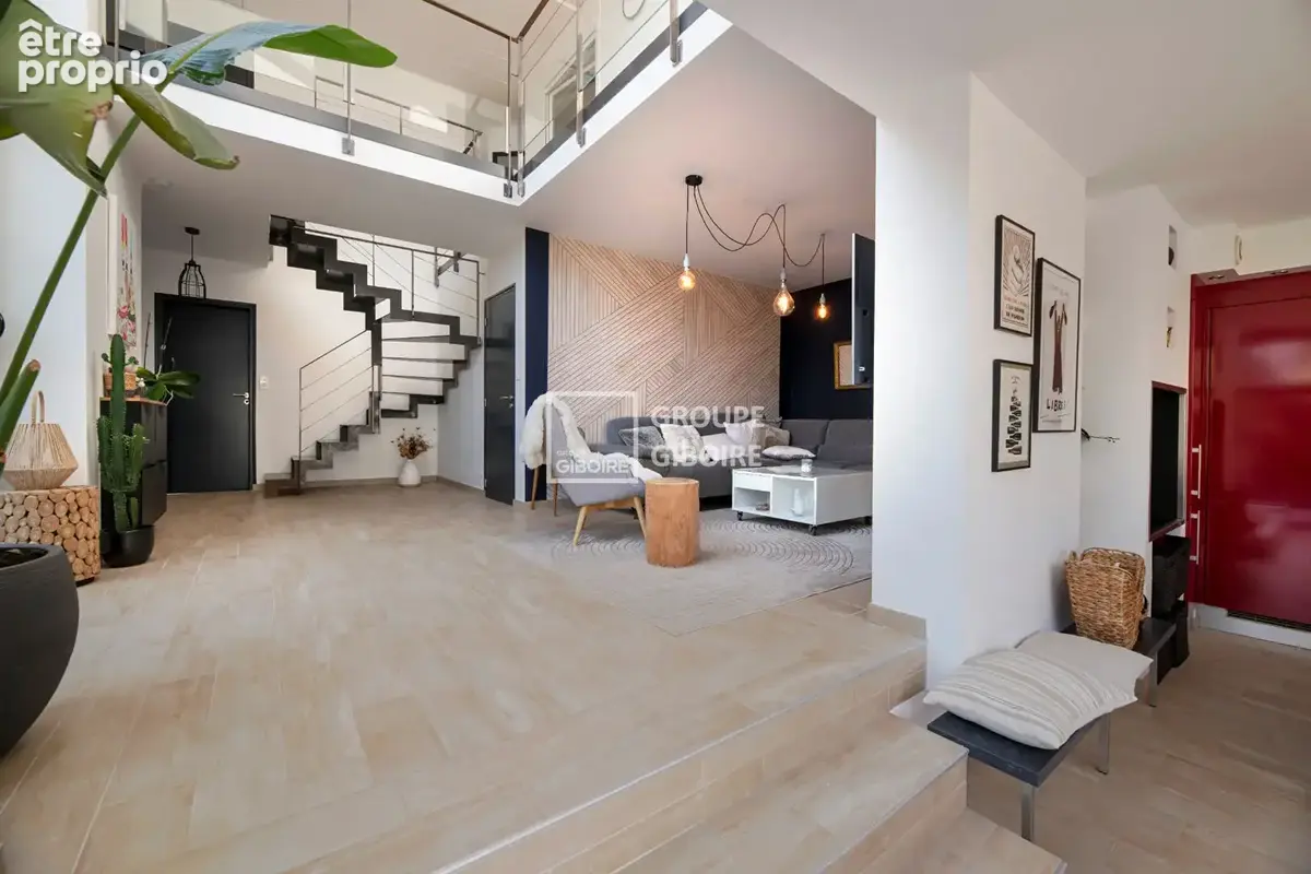 A VENDRE - Agence GIBOIRE - EXCLUSIVITÉ - Maison d'architecte d'environ 182 m² - Rennes - Quartier Patton La Bellangerais - Métr - photo 2