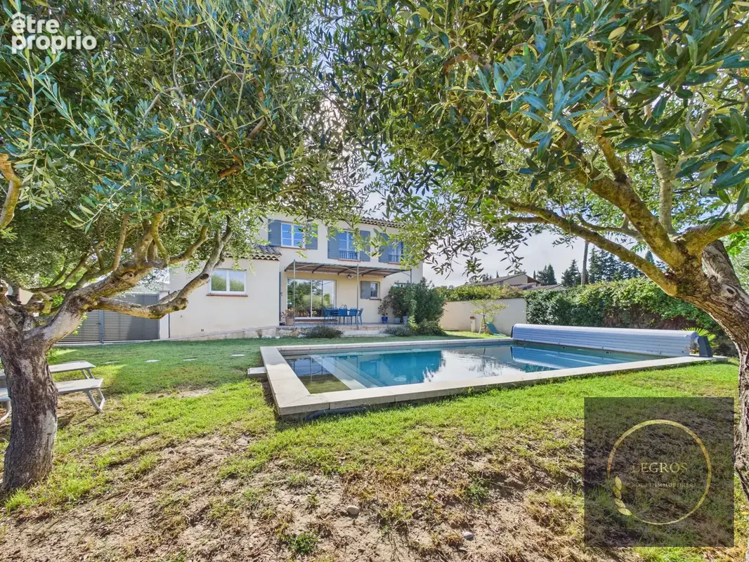 Maison individuelle de 140 m2 sur une parcelle de 557 m2 avec piscine, garage et abri. - photo 3