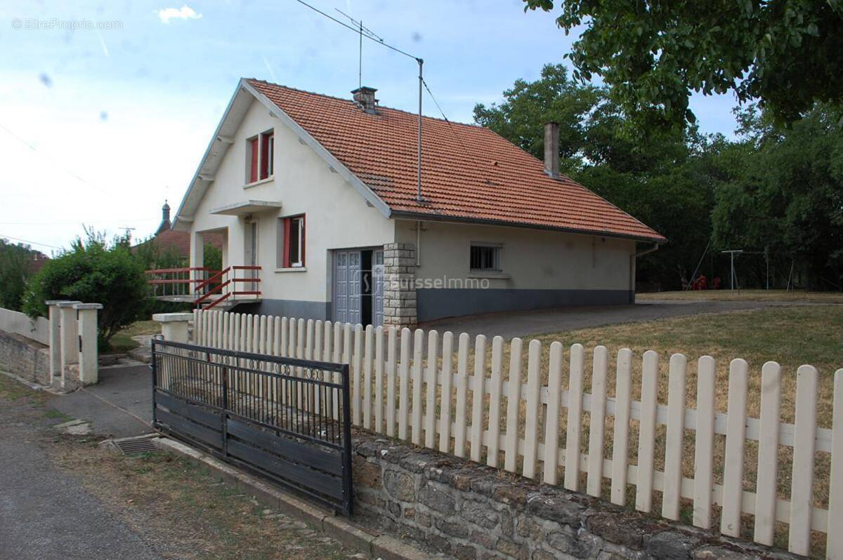 Maison à VELLEMINFROY