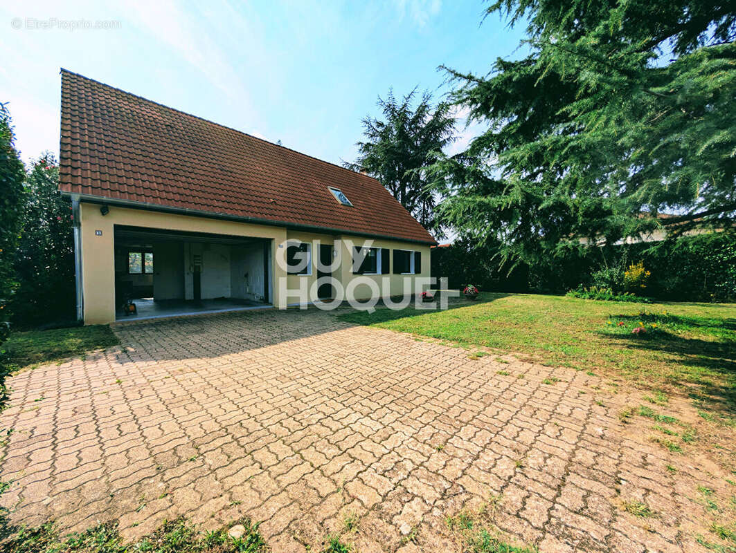 Maison à DECINES-CHARPIEU