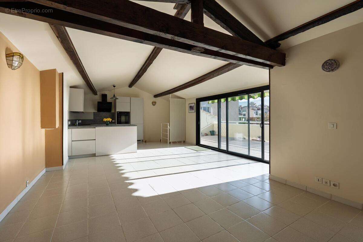 Appartement à MARSEILLE-7E